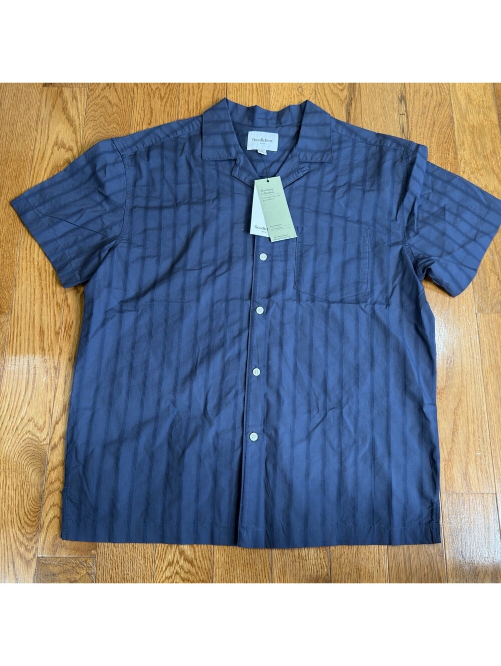 Size M Men’s Goodfellow & Co Mens Navy Dobby Stripe Camp Shirt Vacay Collection